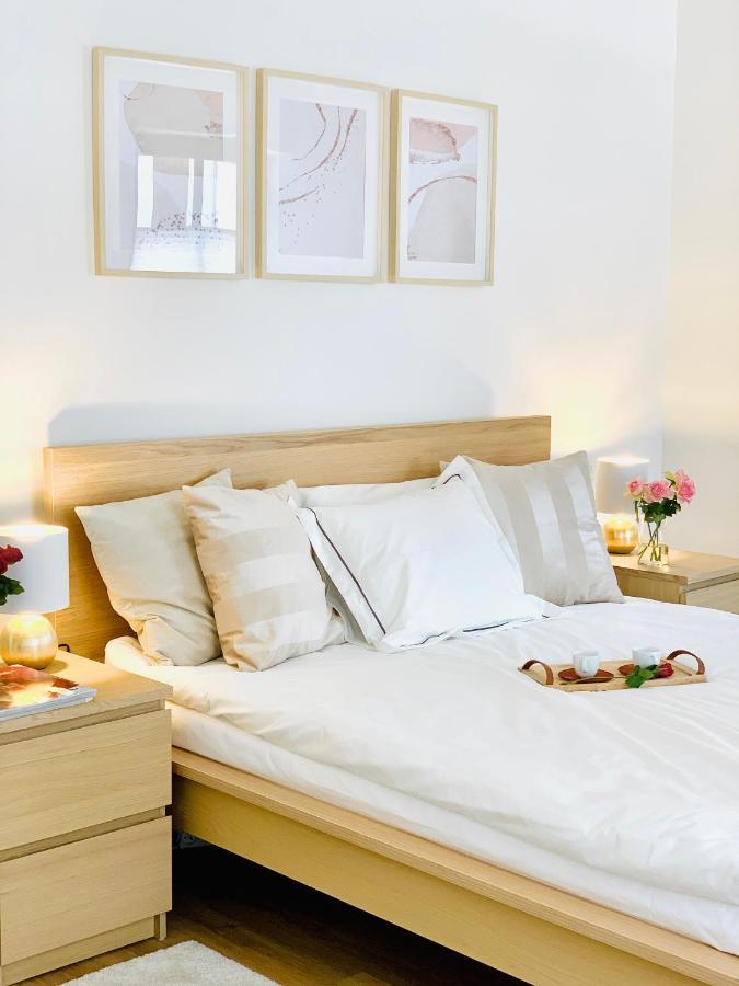 Apartament W Centrum Miasta Z Darmowym Parkingiem Dla Dwojga -Apartamenty Pod Zlotym Lwem Клодзько Екстер'єр фото